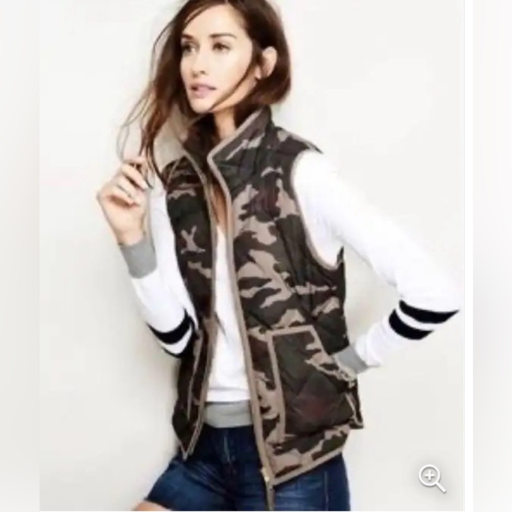 JCREW factory camo print quilted double zipper vest